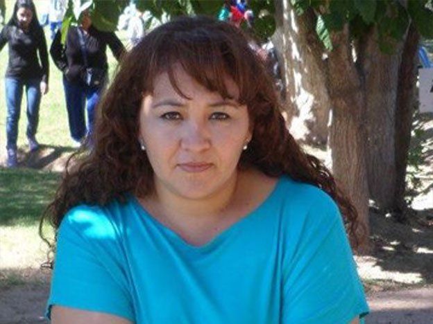 Una policía de Licencias de Conducir devolvió una mochila con más de $75.000 que su dueño había olvidado