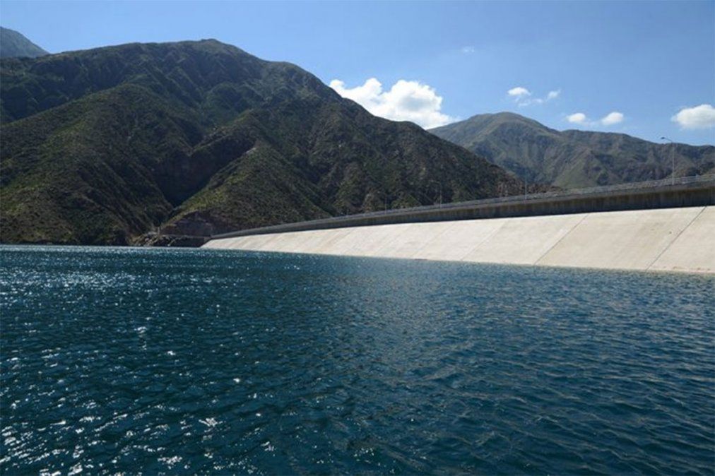 Podrían registrarse cortes de agua por una nueva limpieza en el dique Potrerillos.&nbsp;