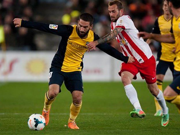 Atlético Madrid perdió con Almería y comparte la punta con el Real