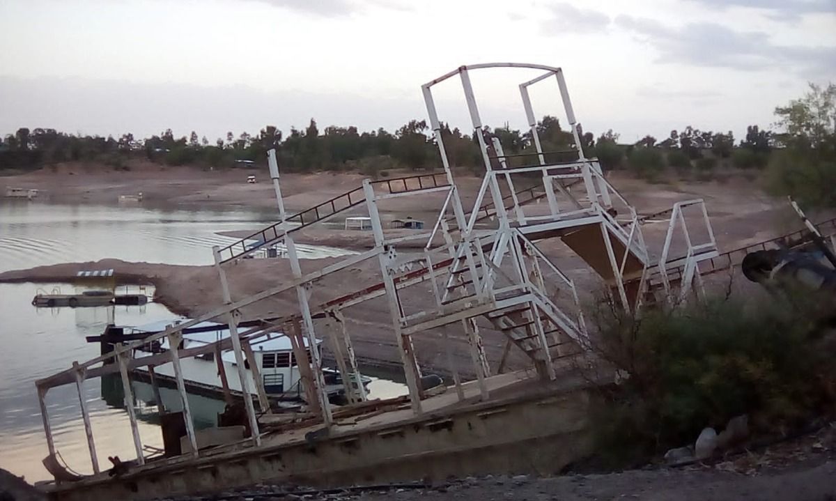 El Mississippi se vendía como chatarra. El Mississippi se vendía como chatarra.