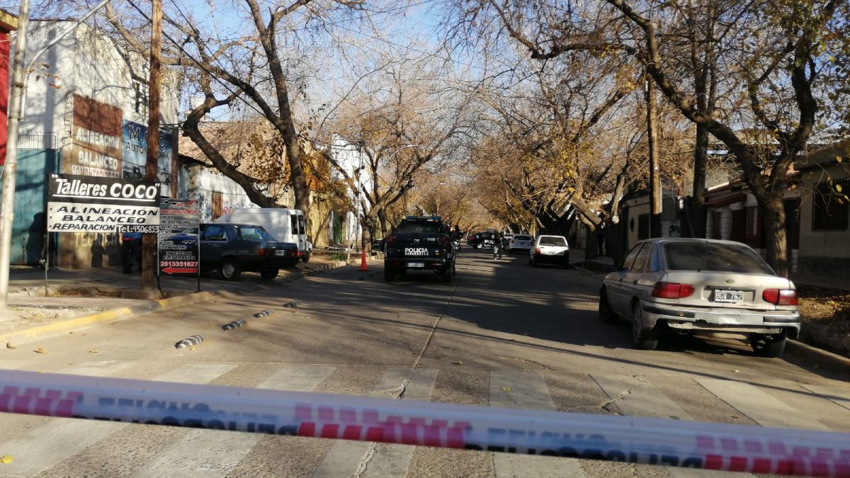 Las autoridades trabajaron en el lugar de hecho. Foto: Matías Pascualetti.