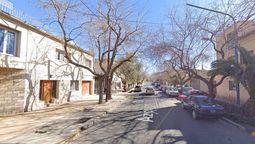 En la esquina de Calle Azcuénaga y Sargento Cabral, de Godoy Cruz pactaron juntarse con los falsos vendedores.