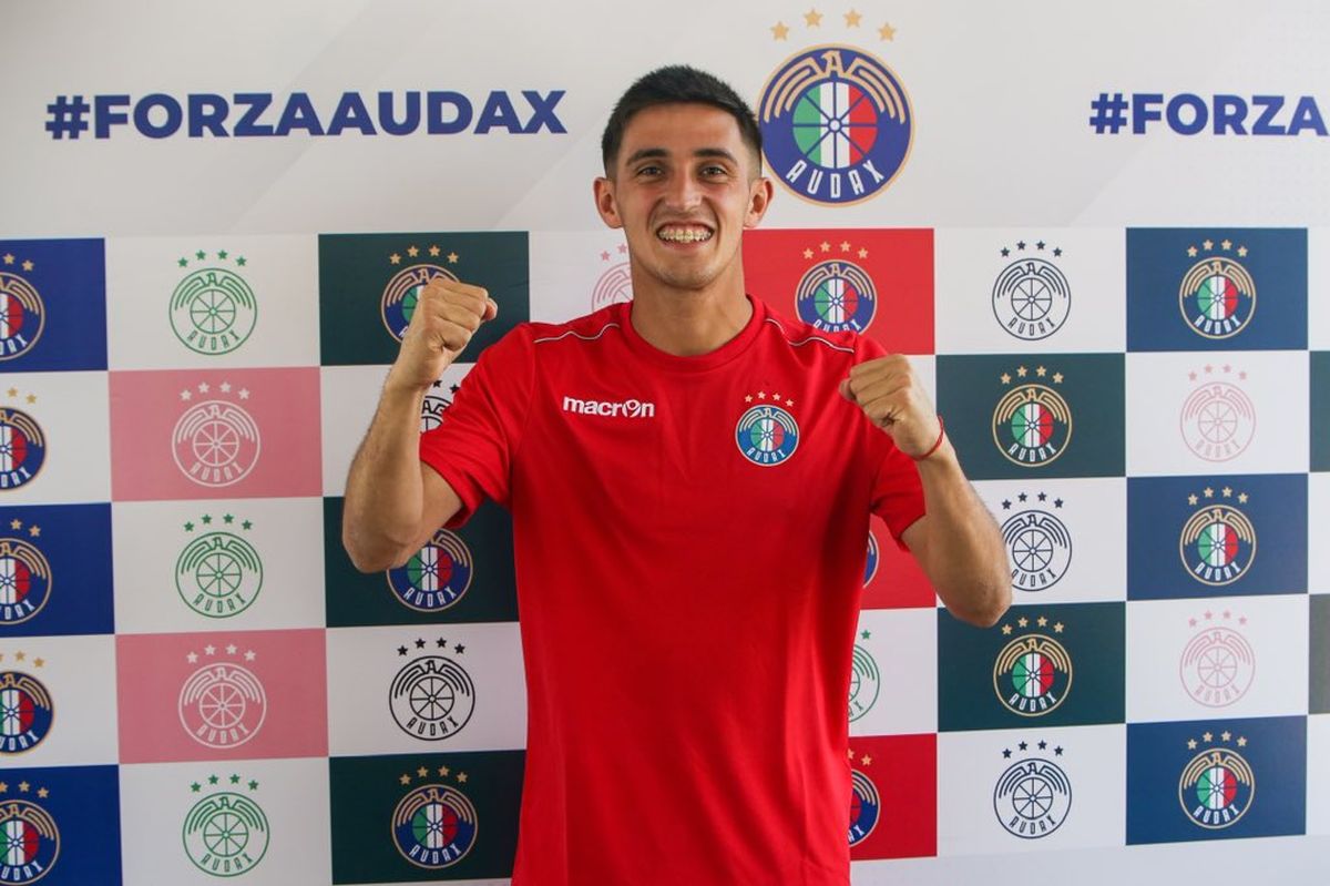 Gonzalo Ríos llega desde el fútbol de Chile. Gonzalo Ríos llega desde el fútbol de Chile.