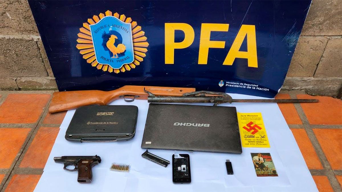 Todo lo secuestrado por los efectivos de la Policía Federal Argentina. (NA).