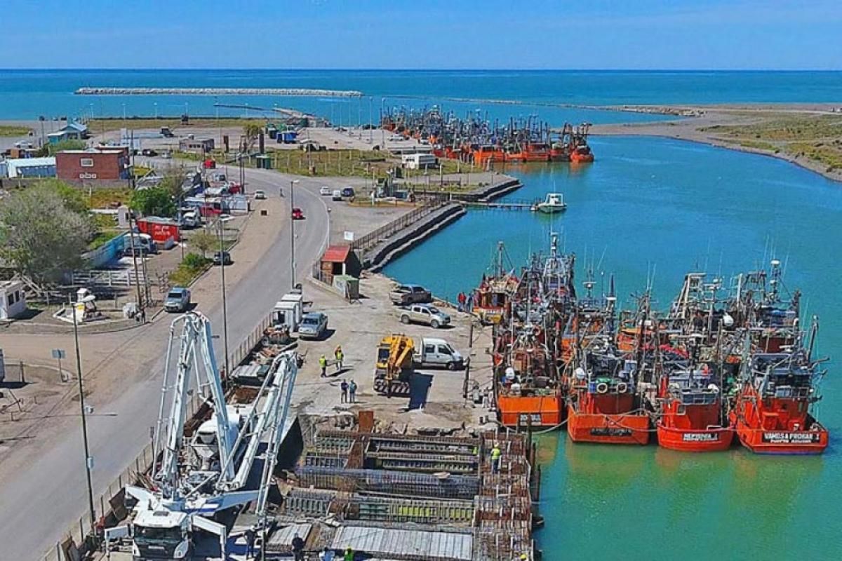 Un marinero murió arriba de un barco días antes de emprender viaje. 