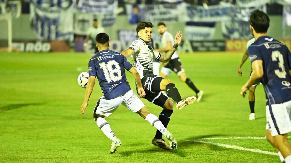 El Lechero y el Pincha de Caseros no pudieron abrir el marcador. Las defensas se impusieron a los delanteros y la serie de cuartos de final sigue abierta en el Reducido de la Primera Nacional.