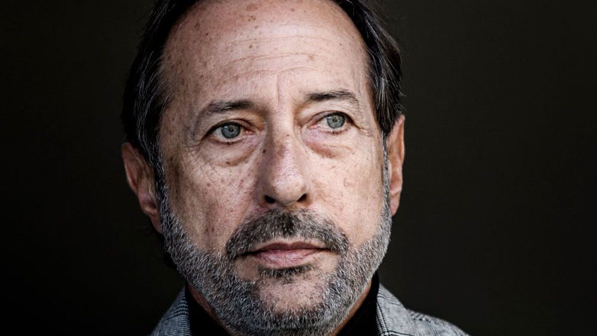 El acto9r Guillermo Francella interpreta a Miguel Flores en la película de Netflix.