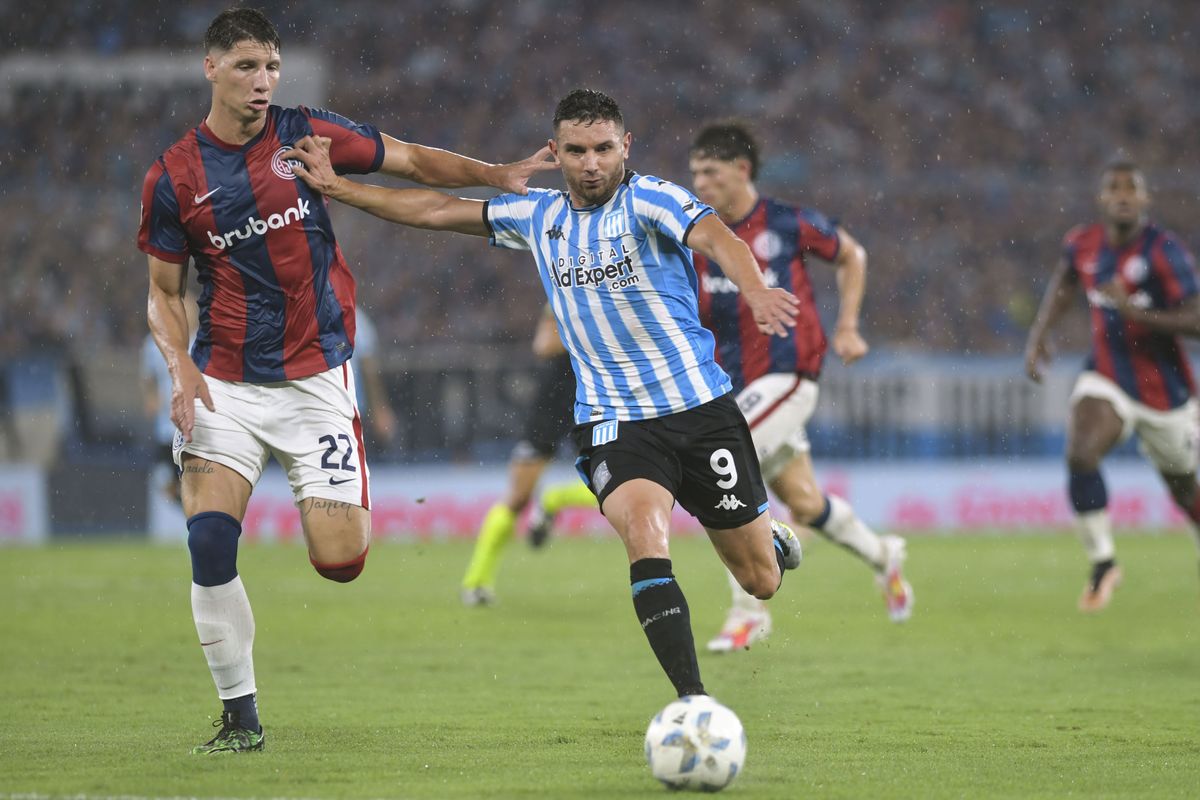 Racing fue contundente ante un San Lorenzo muy flojo Racing fue contundente ante un San Lorenzo muy flojo