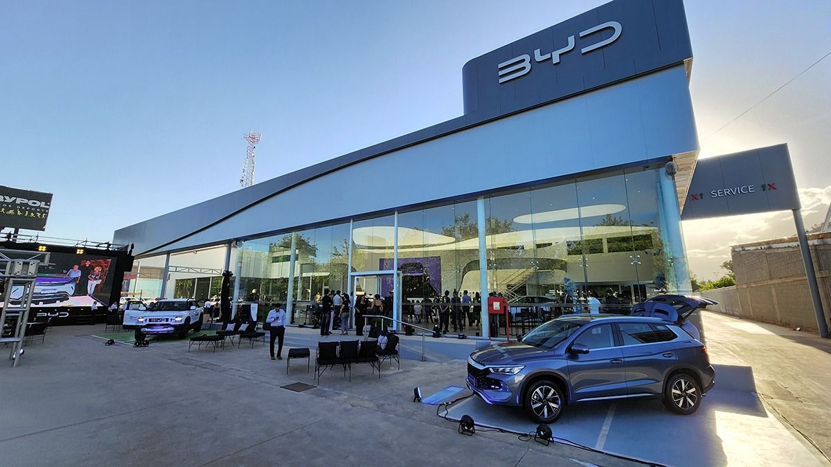 De la mano de Yacopini Motors, el gigante chino de autos eléctricos BYD inauguró su local en Mendoza
