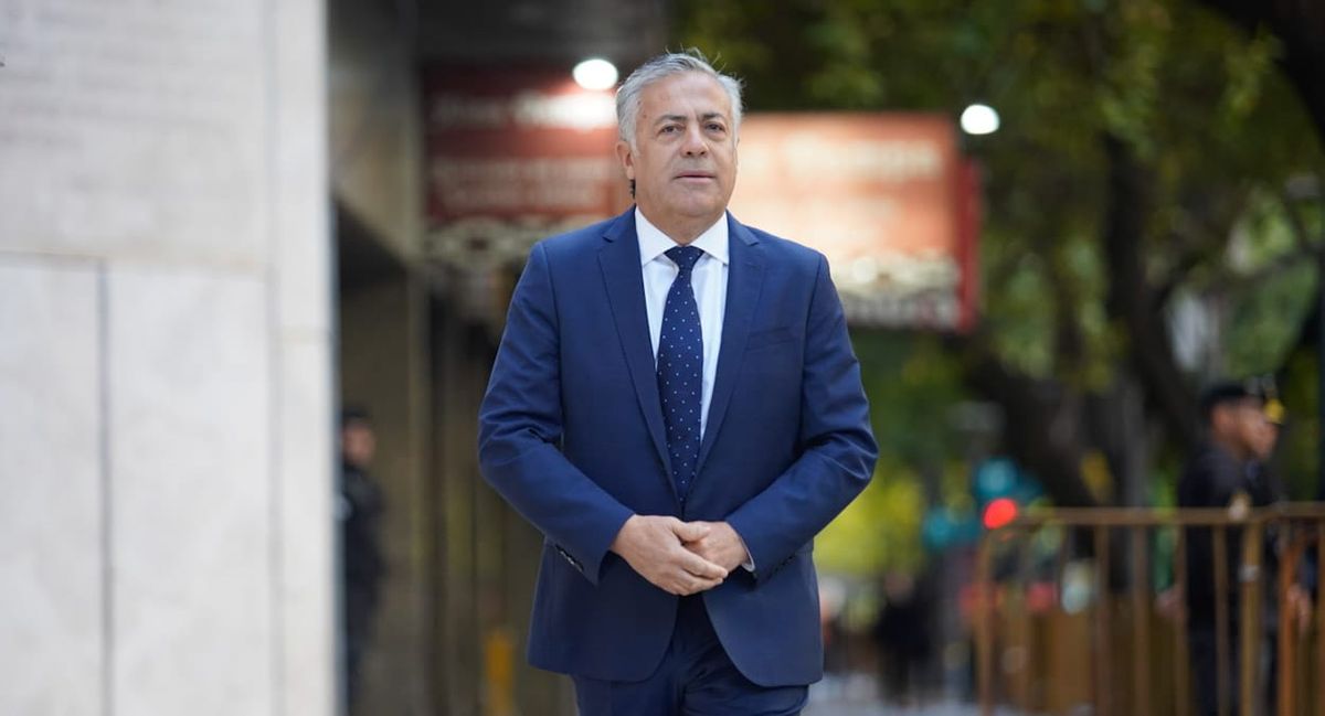 Alfredo Cornejo defendió el accionar de la Policía de Mendoza y pidió no tratar a los instigadores y partícipes de los saqueos, como víctimas del sistema, son delincuentes.