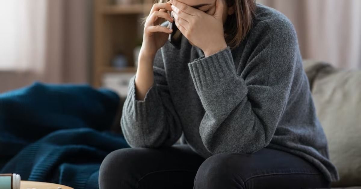 Las llamadas vinculadas a consumos problemáticos son derivadas a dispositivos territoriales y equipos especializados de atención.  