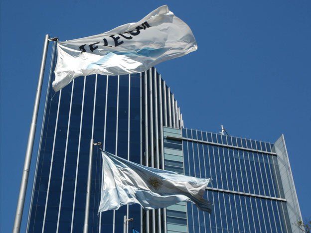El número uno de Telecom Italia ratificó inversiones por 10.000 millones de pesos en Argentina