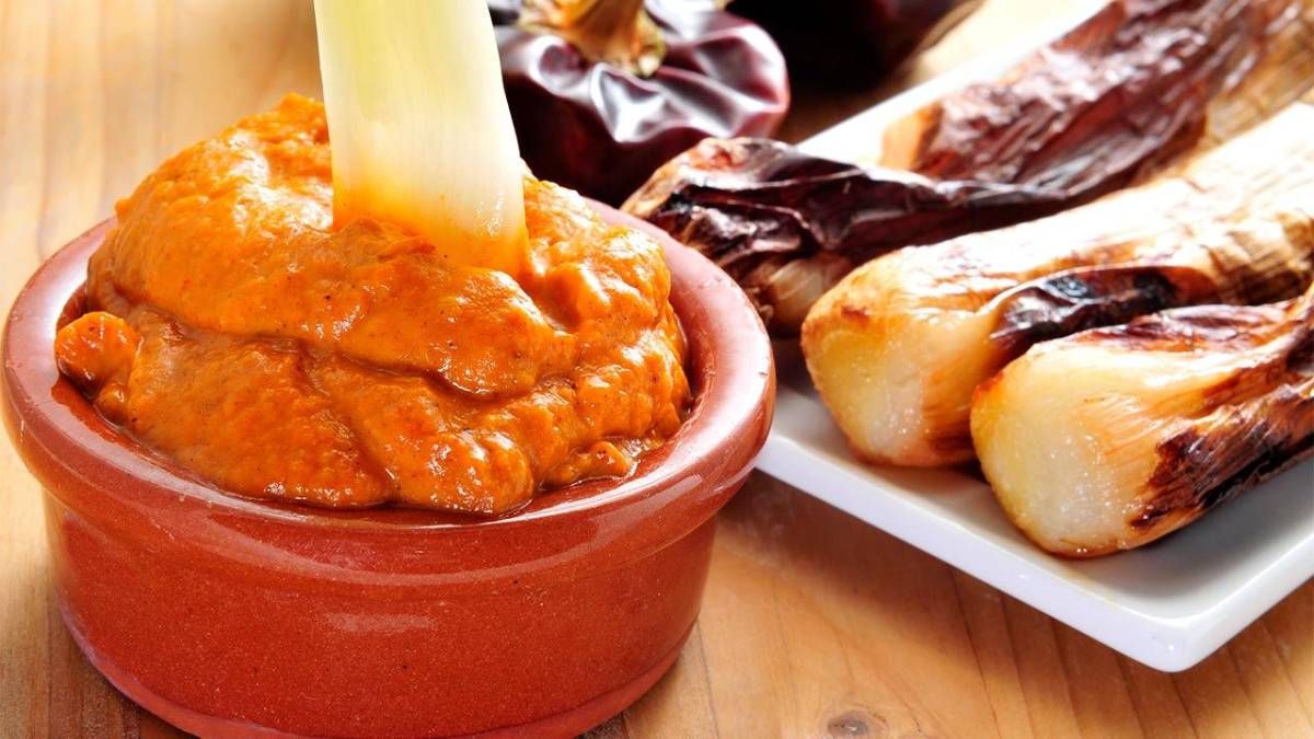 Salsa romesco, una de las recetas que queda bien con todas tus comidas.