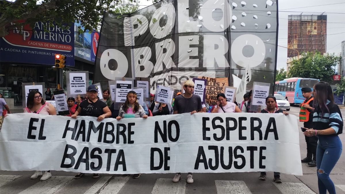 Marcha piquetera en Mendoza.