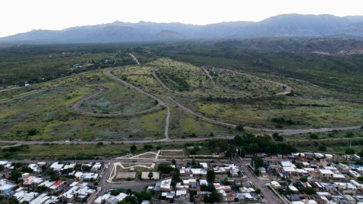 El proyecto para la concesión del predio del ex autódromo entró a la comisión de LAC, en la Cámara de Diputados. El proyecto para la concesión del predio del ex autódromo entró a la comisión de LAC, en la Cámara de Diputados.