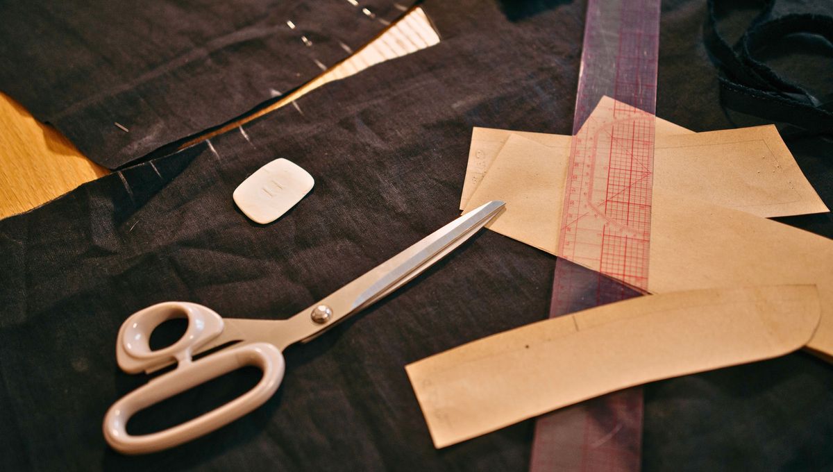 La costura en casa o artesanal es una tarea con enormes beneficios para la salud, la economía del hogar y el medioambiente. La costura en casa o artesanal es una tarea con enormes beneficios para la salud, la economía del hogar y el medioambiente. 