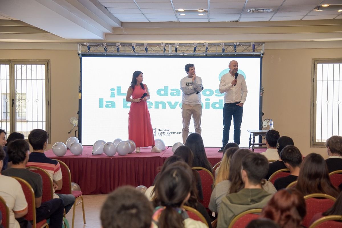 Junior Achievement, una de las ONG más grandes del mundo abre las inscripciones para una nueva edición del Foro de Emprendedores de Cuyo. Junior Achievement, una de las ONG más grandes del mundo abre las inscripciones para una nueva edición del Foro de Emprendedores de Cuyo.