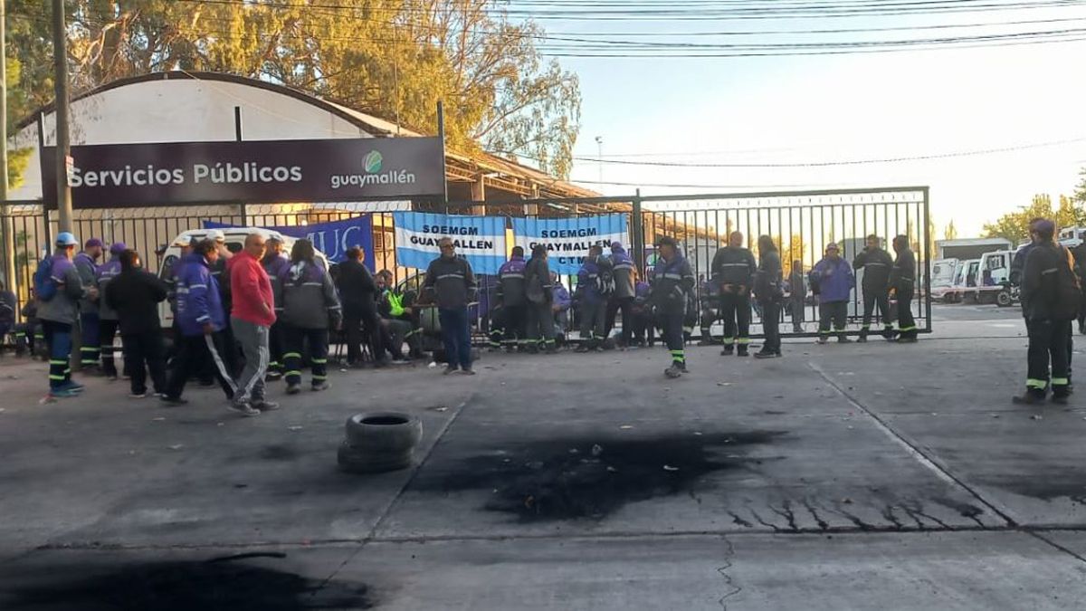 Tras casi cuatro días de paro los municipales de Guaymallén levantaron la medida de fuerza.