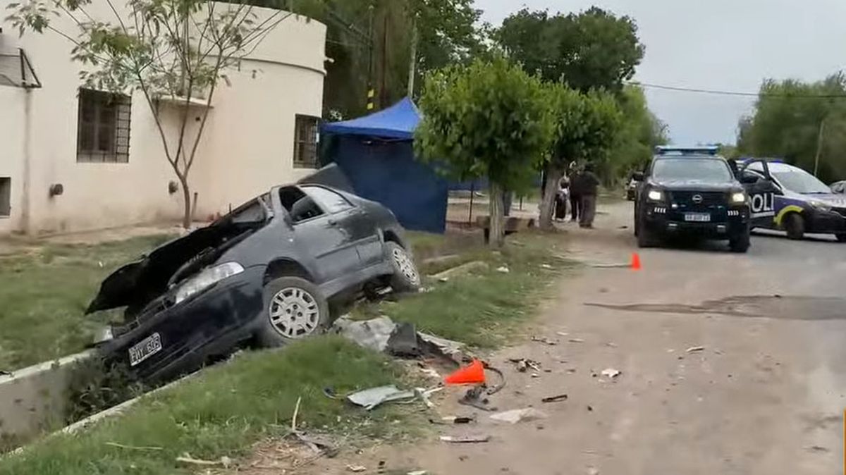 Un conductor borracho chocó su camioneta con un auto en Guaymallén. 