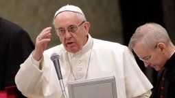 El Papa reitera llamado a puentes no muros tras veto de Trump