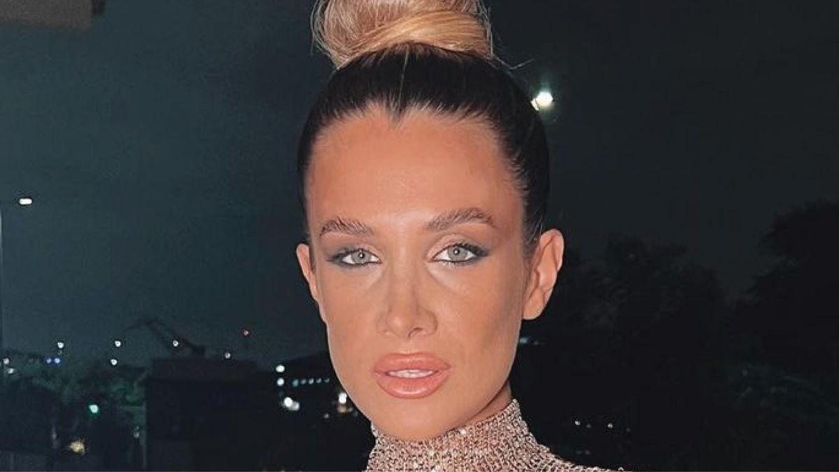 Camila Homs muestra el look de invitada más audaz y paraliza la primavera: recortes XXL, ultra tajo y más