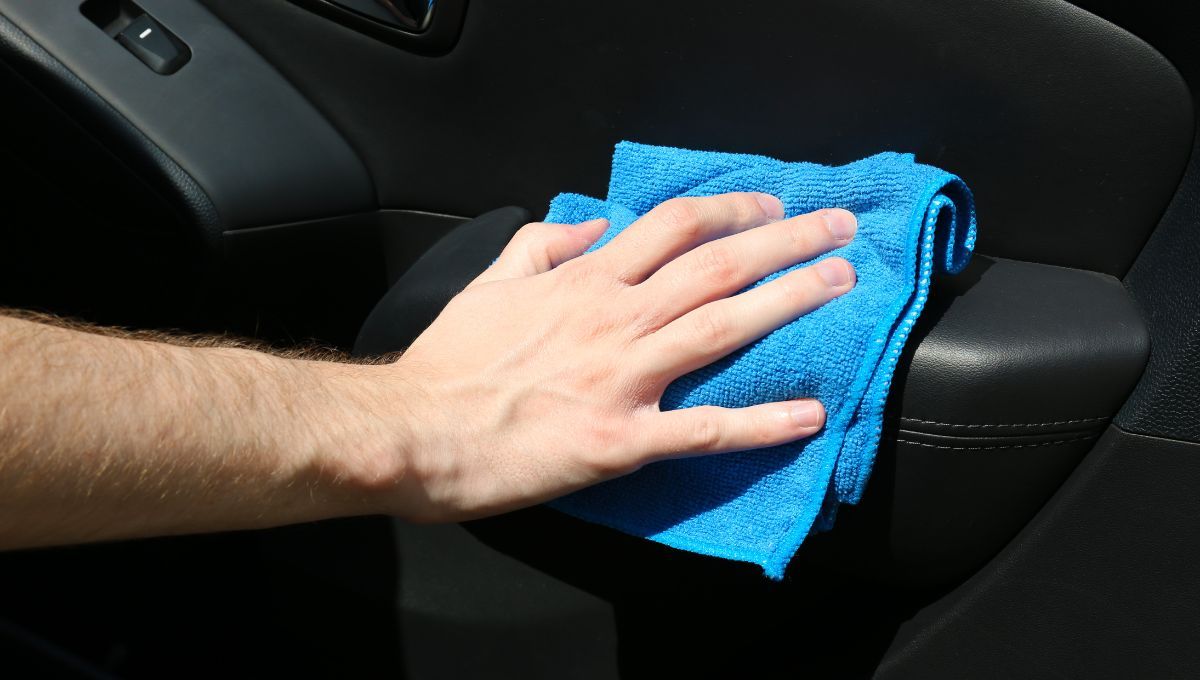 Los paños o trapos de microfibra se pueden lavar con pocos elementos. Los paños o trapos de microfibra se pueden lavar con pocos elementos. 