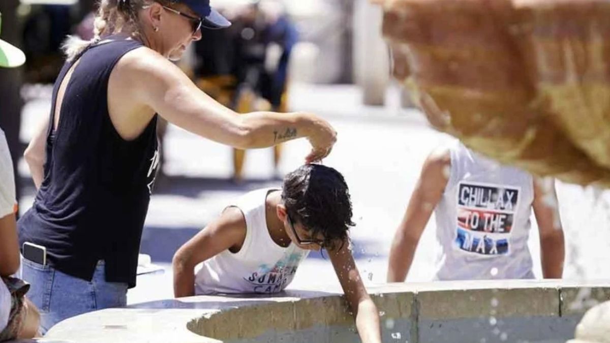 El último verano en España registró cuatro olas de calor y el exceso de temperaturas superó las 2.000 víctimas El último verano en España registró cuatro olas de calor y el exceso de temperaturas superó las 2.000 víctimas