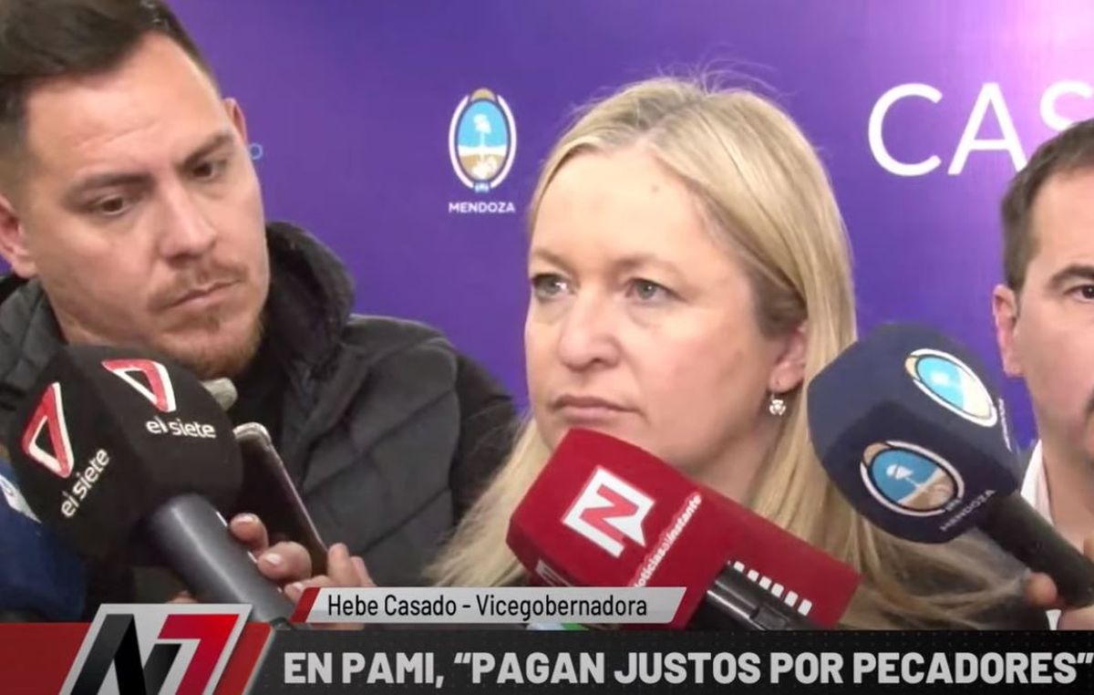"Pagan justos por pecadores", dijo Hebe Casado ante las cámaras respecto de la reducción de remedios que se entregaban gratis a jubilados. "Pagan justos por pecadores", dijo Hebe Casado ante las cámaras respecto de la reducción de remedios que se entregaban gratis a jubilados.