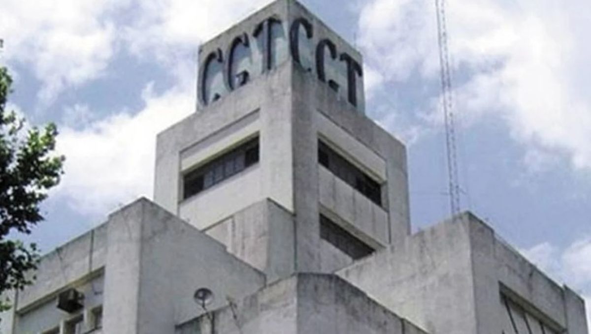 Otro revés sufrió la CGT en la causa que inició para que la reforma laboral sea declarada inconstitucional. Otro revés sufrió la CGT en la causa que inició para que la reforma laboral sea declarada inconstitucional.