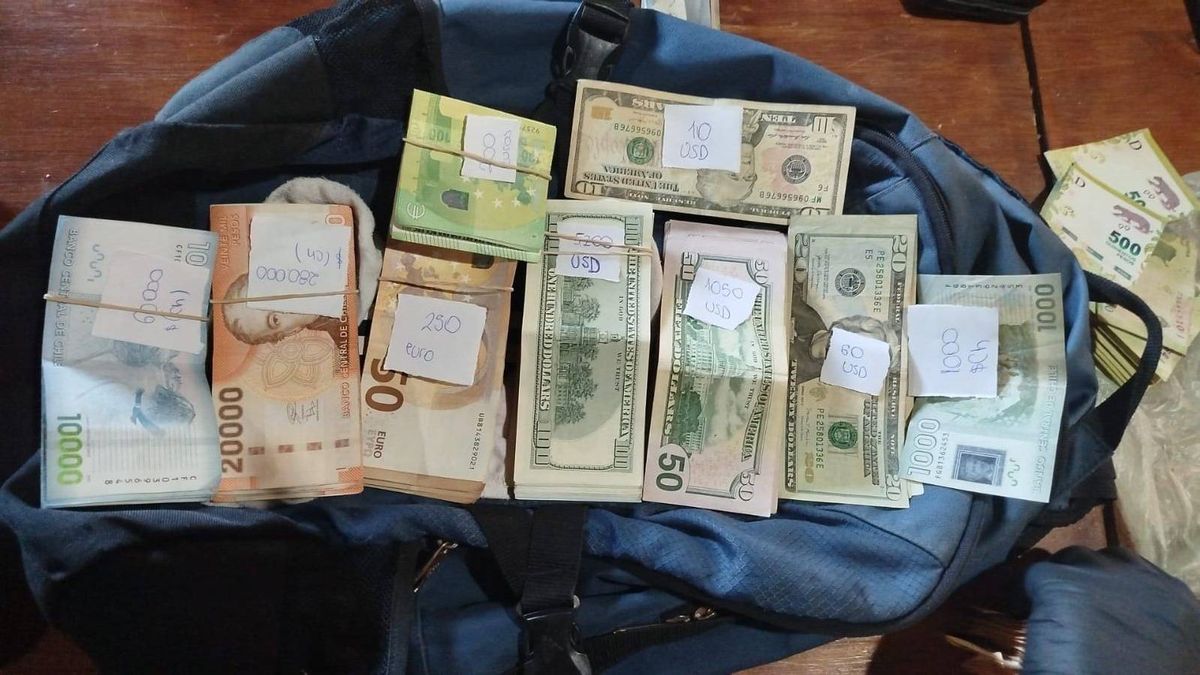 El dinero que sustrajeron en el robo en Chacras Park.