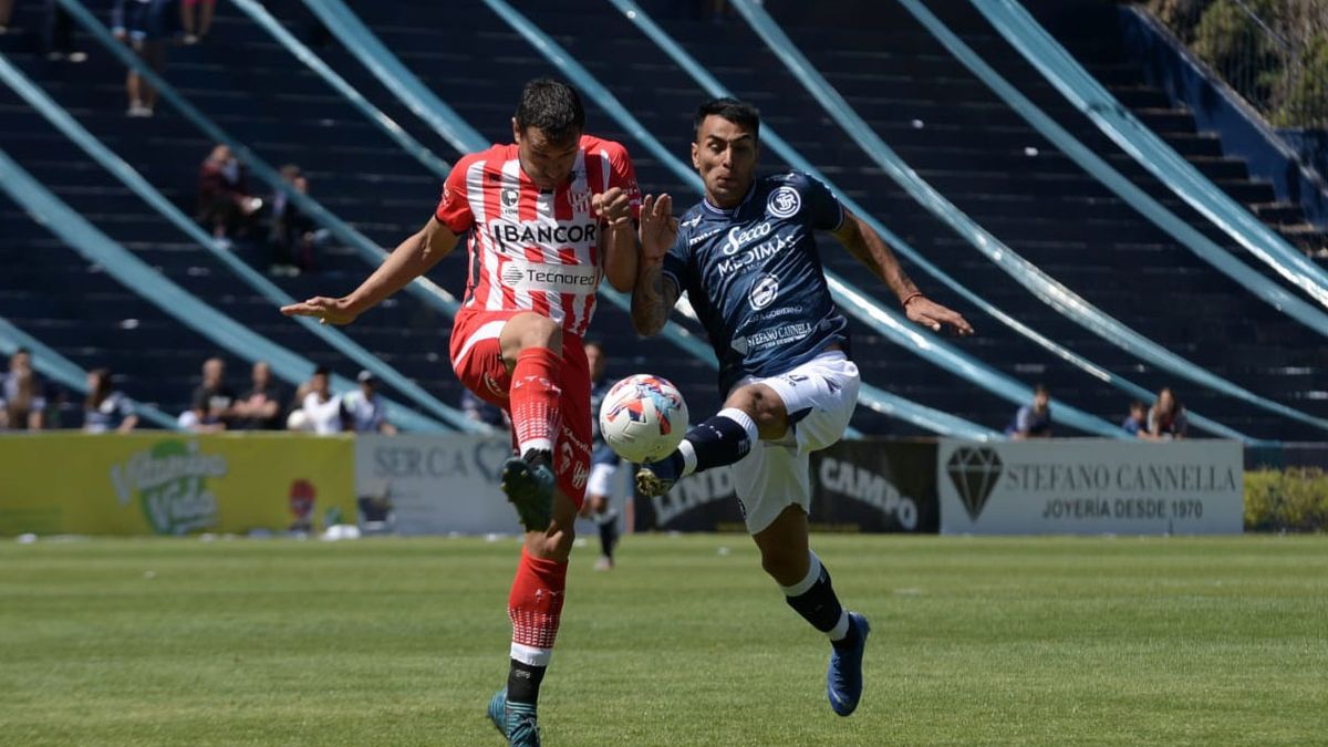 Diego Cardozo será titular&nbsp; en el estadio Claudio Tapia ante Barracas Central.
