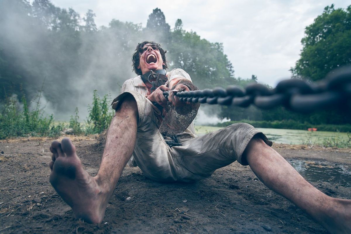 "La Revolución" es una serie francesa de 8 episodios. "La Revolución" es una serie francesa de 8 episodios.