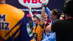 La Chucky Alaniz barrió a la colombiana Wollenmann y se ganó la revancha por el Título Mundial mosca de la OMB contra Fundora. La Chucky Alaniz barrió a la colombiana Wollenmann y se ganó la revancha por el Título Mundial mosca de la OMB contra Fundora.