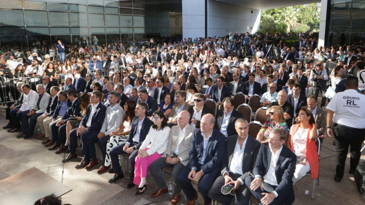 Cada año, el desayuno de Coviar convoca a importantes figuras políticas provinciales y nacionales. En esta oportunidad, concurrirá la vicepresidenta de la Nación, Victoria Villarruel, el ministro del Interior Guillermo Francos y el de Defensa, Luis Petri, entre otros. Cada año, el desayuno de Coviar convoca a importantes figuras políticas provinciales y nacionales. En esta oportunidad, concurrirá la vicepresidenta de la Nación, Victoria Villarruel, el ministro del Interior Guillermo Francos y el de Defensa, Luis Petri, entre otros.