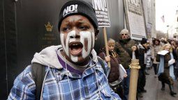 Nuevos choques entre policías y manifestantes anti-Trump