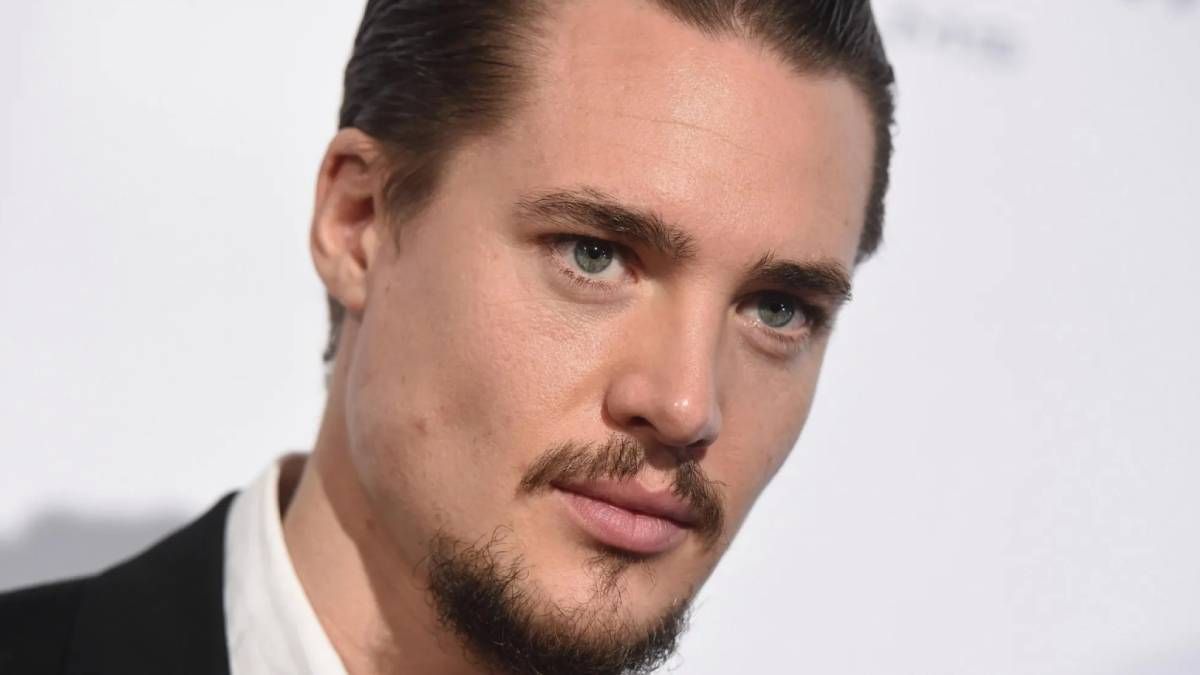 Alexander Dreymon, protagonista de Siete reyes deben morir, la película británica de Netflix.&nbsp;