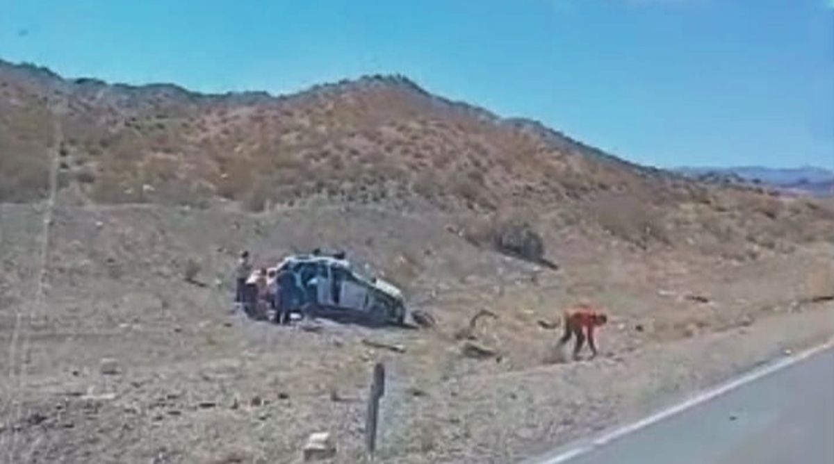 Una familia chilena a bordo de una camioneta Mitsubishi sufrió un accidente vial en Uspallata. Todos fueron asistidos por Bomberos