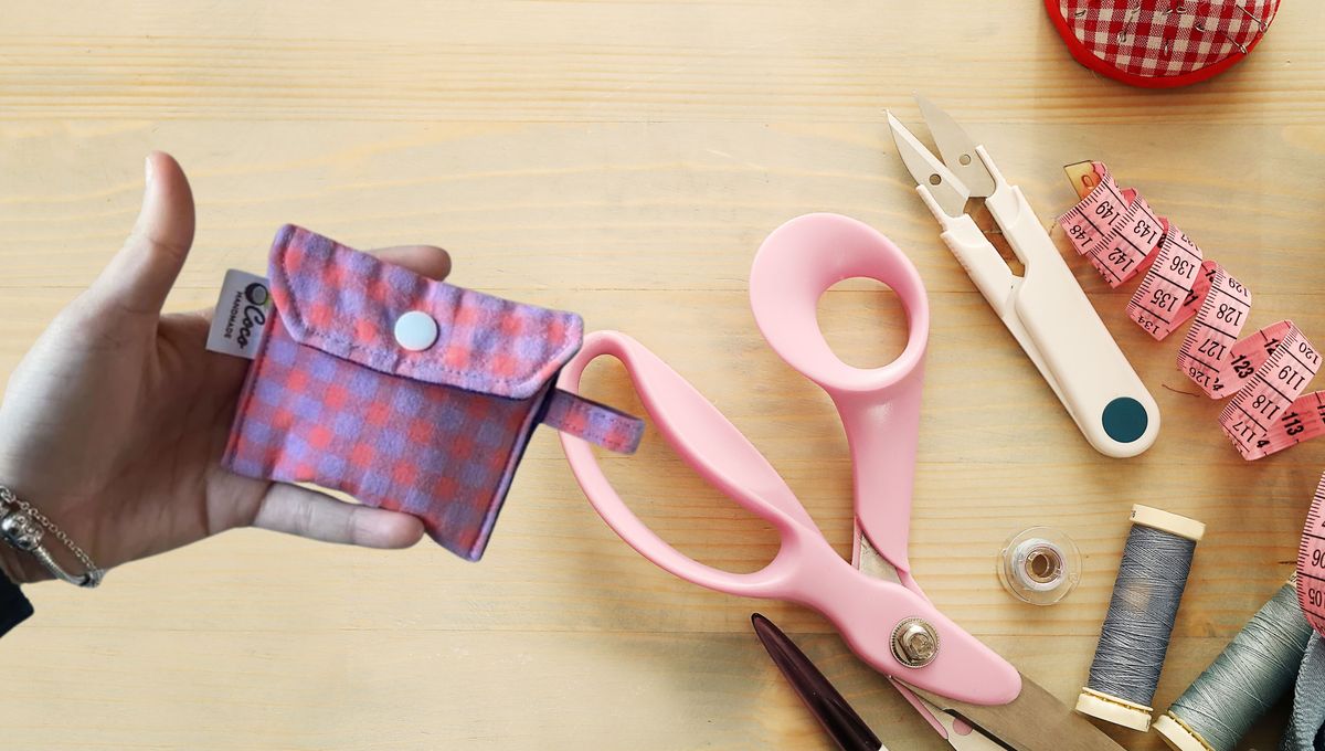 Puedes coser varias fundas e intercambiarlas seg&uacute;n el d&iacute;a o el bolso que uses.&nbsp;