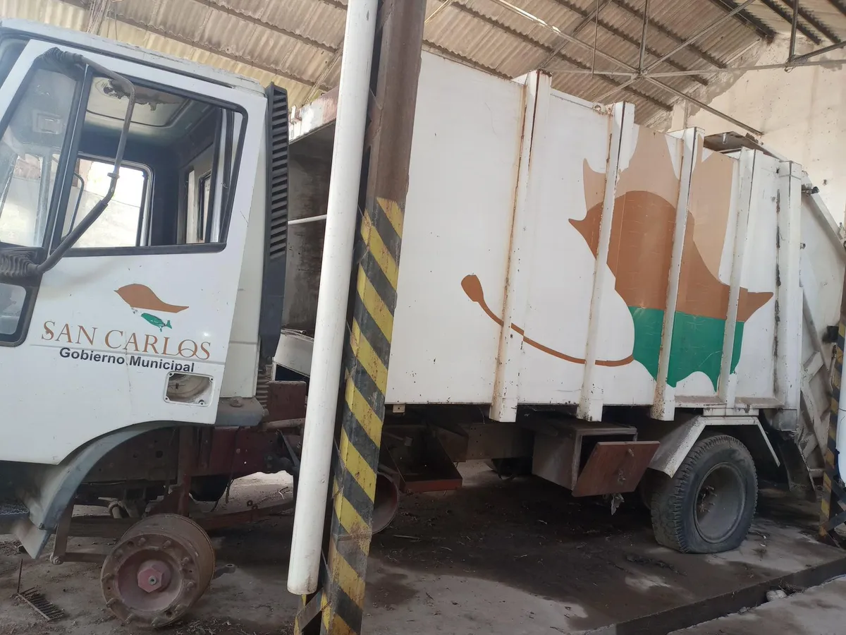 El intendente de San Carlos, Alejandro Morillas, contó que el préstamo del Banco Nación que le avaló Diego Santilli irá a renovar el destrozado parque automotor de la comuna que tiene vehículos de los años 80.