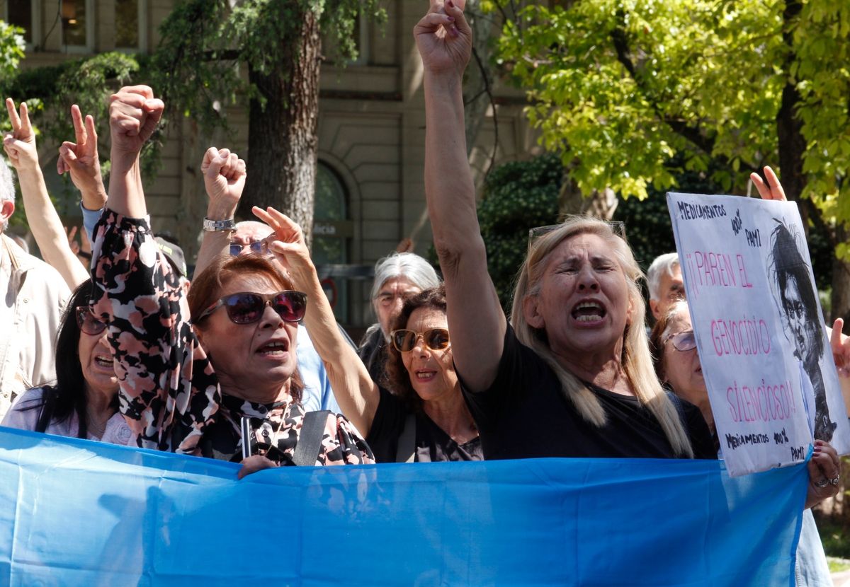 Los jubilados y los discapacitados, dos sectores donde habrá que hacerse reformas a partir de este 27 de octubre. Los jubilados y los discapacitados, dos sectores donde habrá que hacerse reformas a partir de este 27 de octubre.