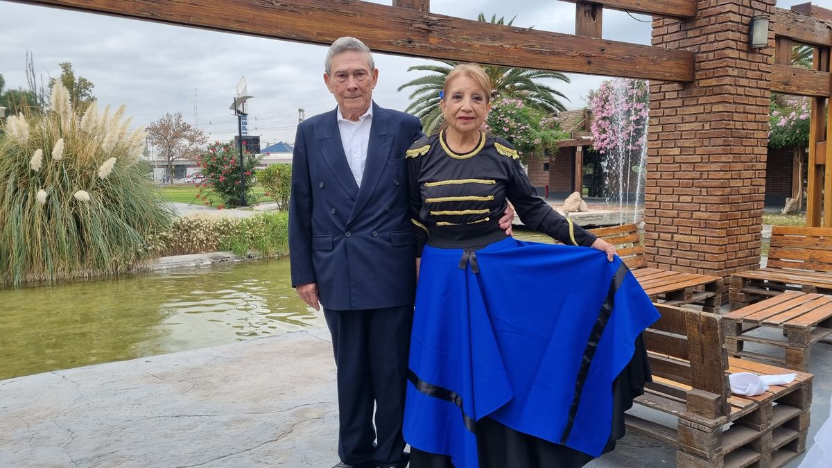 Guillermo y Mirta se conocieron bailando folklore en el elenco José Hernández y tienen el sueño de representar a Mendoza en Medellín.