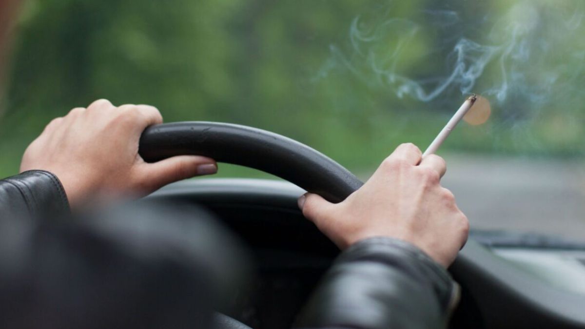 Hay trucos caseros y tips que ayudan a quitar el olor a cigarrillo del interior del auto.&nbsp;