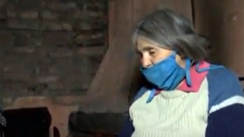 Vivir en la oscuridad: la familia que no tiene luz hace dos años ni tampoco gas