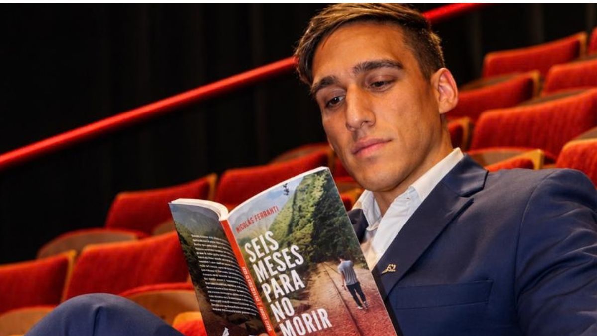 Nicolás presentó su libro el 5 de octubre pasado. Nicolás presentó su libro el 5 de octubre pasado.