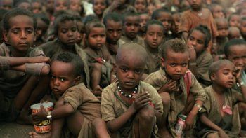 Desmantelaron dos redes de tráfico de niños desde África