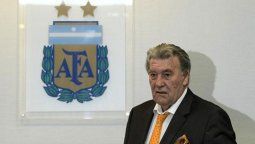 A mediados de febrero se elegiría al nuevo presidente de la AFA