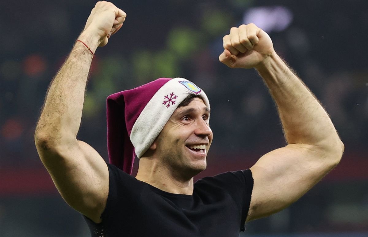 Dibu le ganó el duelo de los Martínez a Lisandro y Aston Villa estiró su racha ante el Manchester United