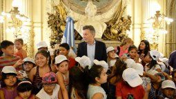 Mauricio Macri y una visita inusual en la Casa Rosada: ¿Quién está haciendo todo ese lío?