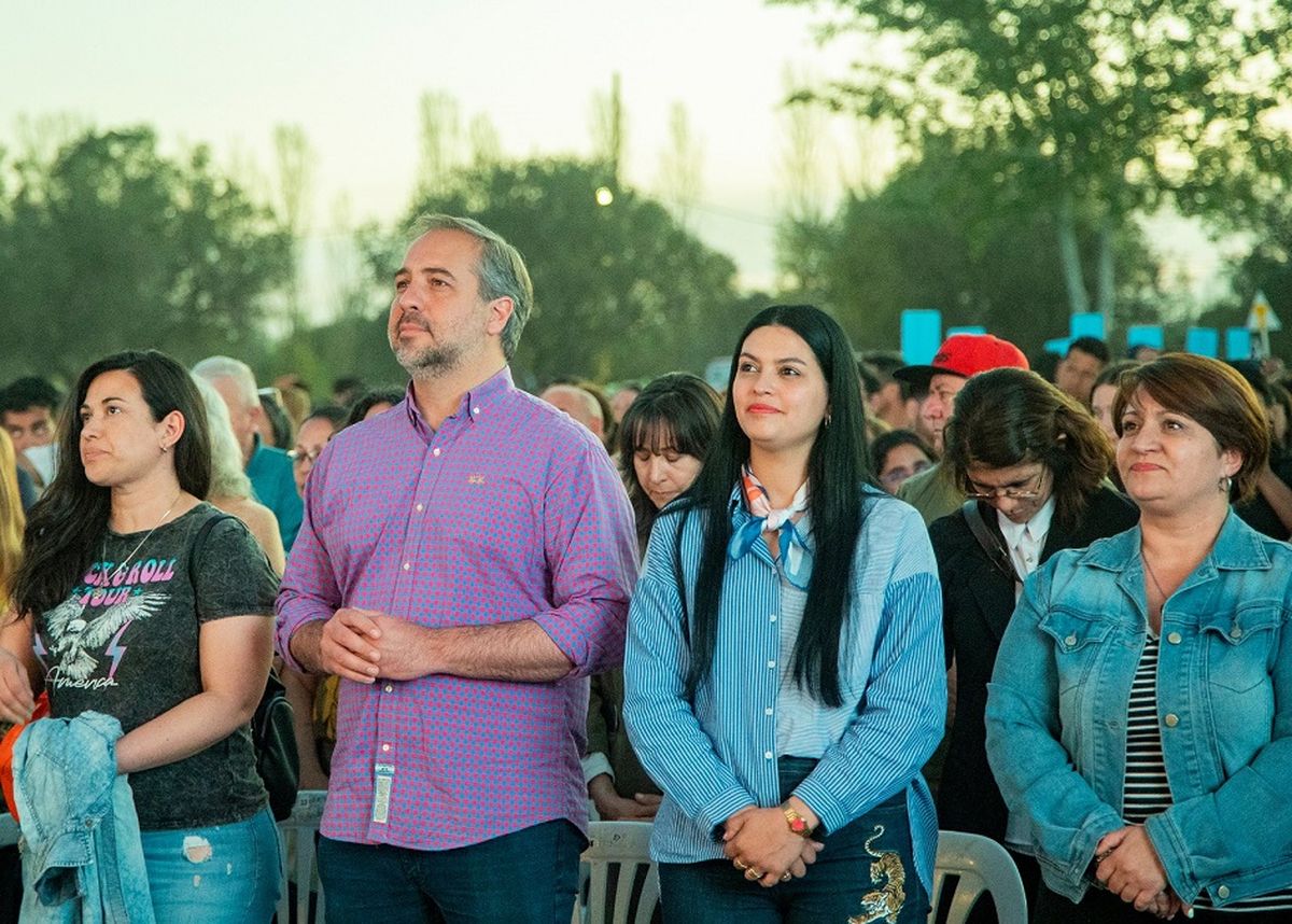 Matías Stevanato compartió el evento con la Intendenta de Santa Rosa, Flor Destéfanis.