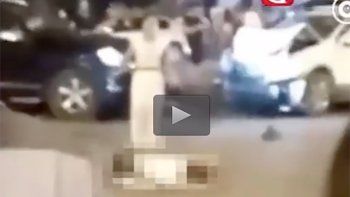 Video: Atropelló y mató a su marido para luego bailar alrededor de su cadáver